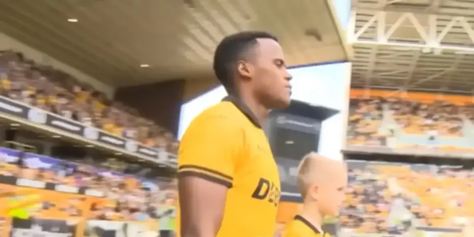 Jhon Arias é reserva absoluto no Wolverhampton (Reprodução: Youtube)