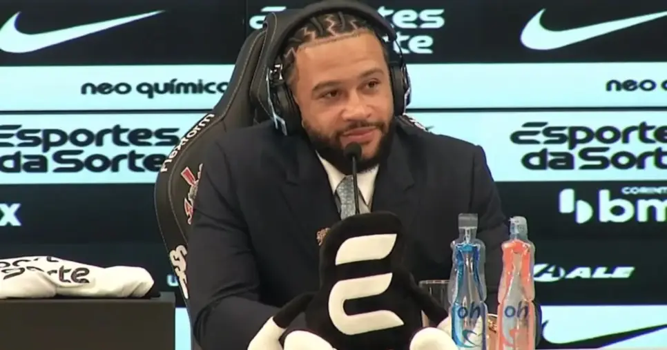 Memphis Depay no Corinthians (Foto: Reprodução/YouTube - Corinthians TV)