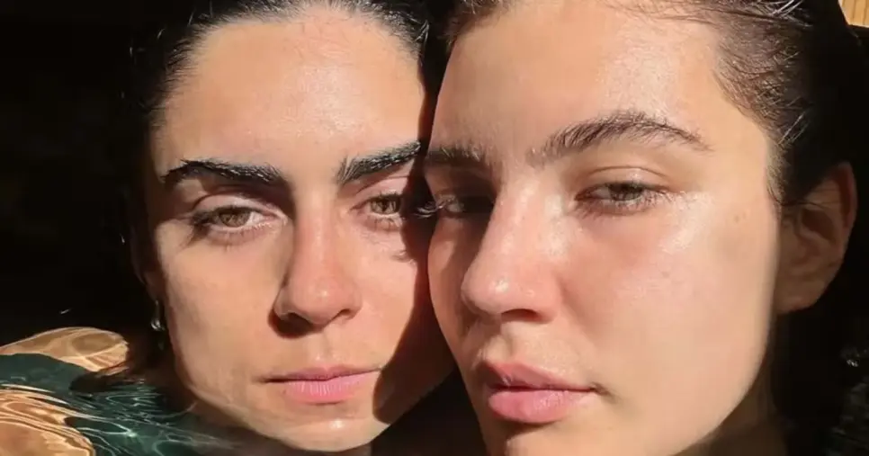 Alanis Guillen ao lado da namorada Giovanna Reis (Foto: Reprodução/ Instagram)