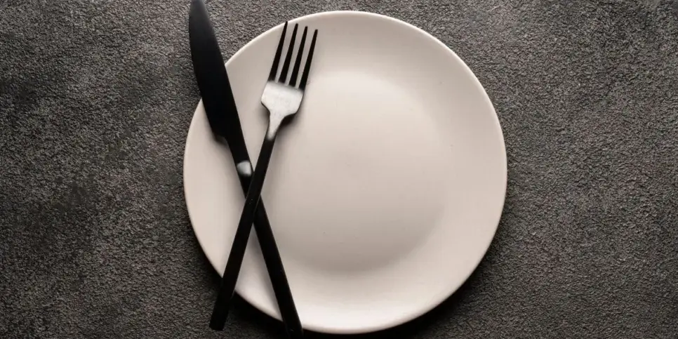 Regras para quem não cumpre 1h de almoço (Reprodução: Canva) Regras para quem não cumpre 1h de almoço (Reprodução: Canva)