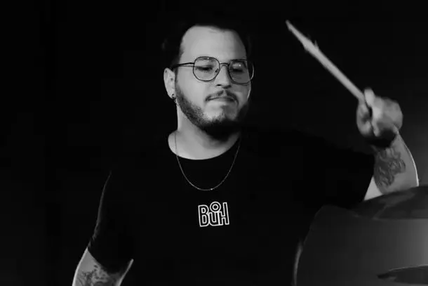 Após meses de luta contra o câncer, morre Wesley Lopes, baterista da Banda 10 - Foto: Internet