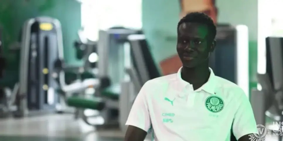 Koné Zié assinou em definitivo com o Palmeiras (Reprodução: Youtube)
