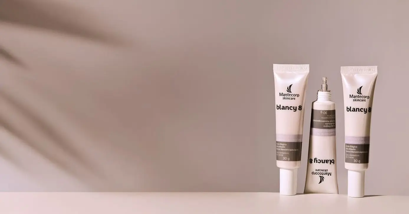 Blancy 8 Mantecorp Skincare para rejuvenescer a pele - Foto: Montagem Blancy 8 Mantecorp Skincare para rejuvenescer a pele - Foto: Montagem