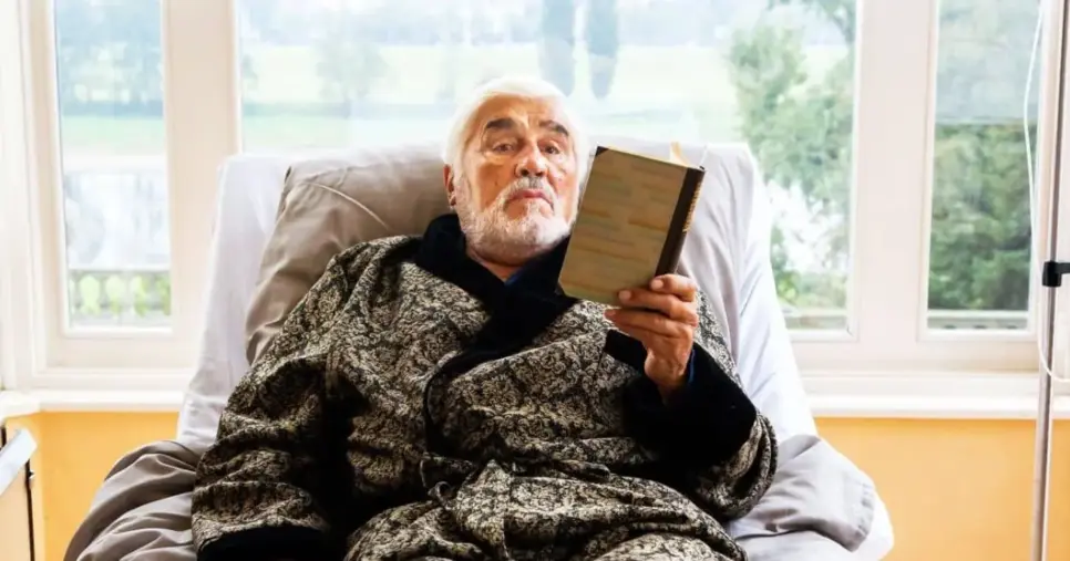 Mario Adorf em Schubert In Love (Foto: Reprodução / PrimeVide / Divulgação) Mario Adorf em Schubert In Love (Foto: Reprodução / PrimeVide / Divulgação)