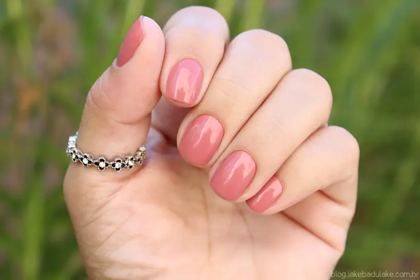 Esmalte nude rosado (Foto: Reprodução/ Internet)