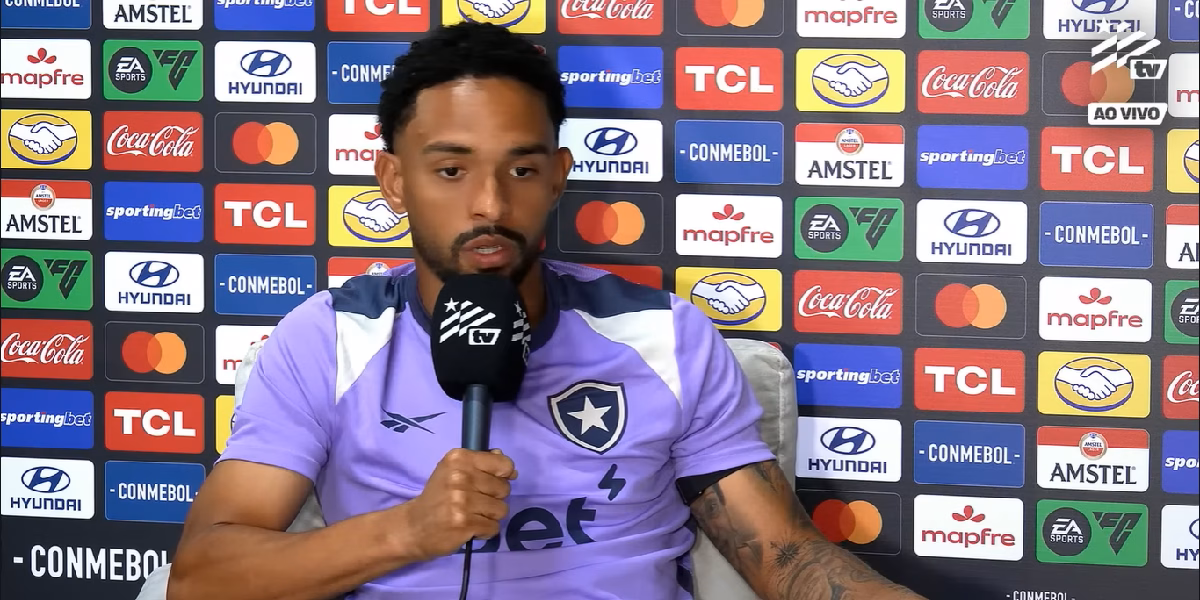 Vitinho no Botafogo prestes a ir ao Palmeiras (Foto: Reprodução/YouTube) Vitinho no Botafogo prestes a ir ao Palmeiras (Foto: Reprodução/YouTube)