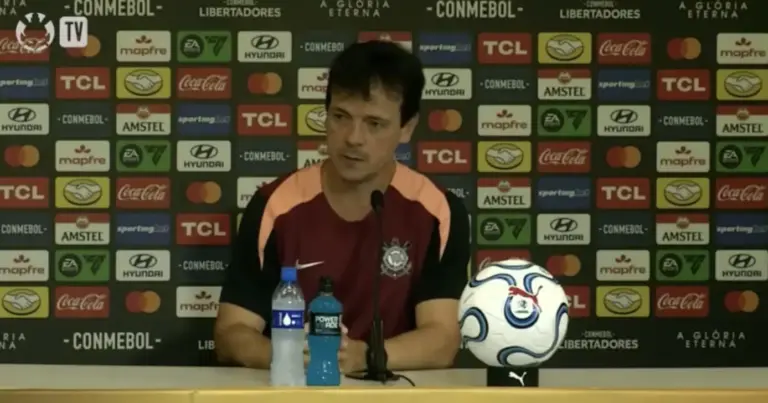 Demissão de Fernando Diniz? Corinthians sofre a 5° derrota seguida no Brasileirão e técnico sofre pressão Demissão de Fernando Diniz? Corinthians sofre a 5° derrota seguida no Brasileirão e técnico sofre pressão