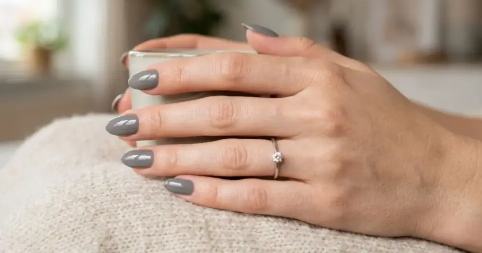 Esmalte cinza clássico (Foto: Montagem TV Foco / GMN)
