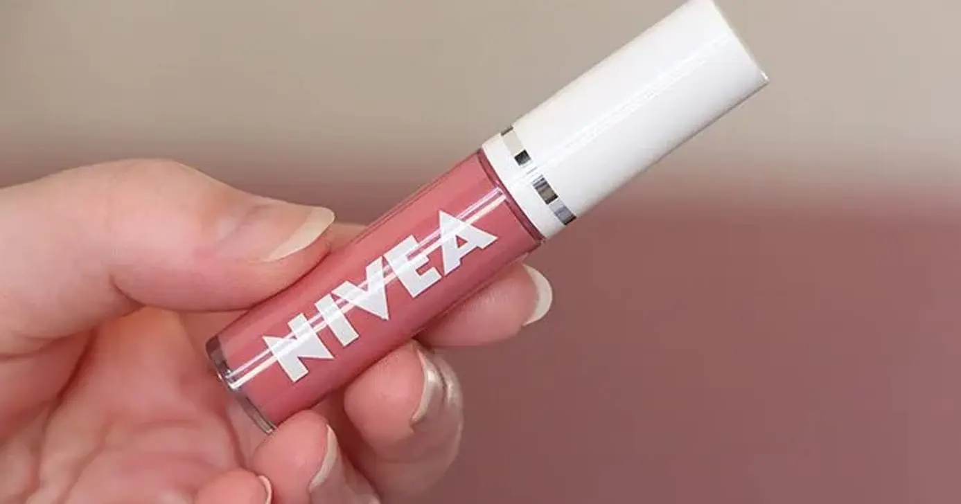 NIVEA Lip Oil Brilho Nutritivo Rosé 5,5ml para os lábios (Foto: Reprodução) 