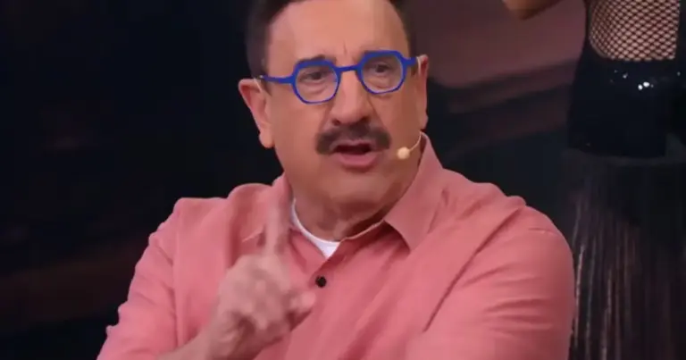 Ratinho usa programa a favor de Flavio e fala de voto em quem defende bandido: “Idiota” Ratinho usa programa a favor de Flavio e fala de voto em quem defende bandido: “Idiota”