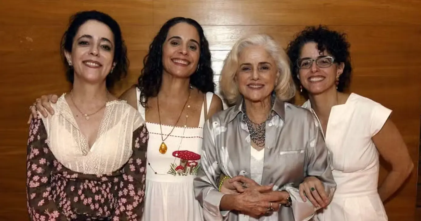 Silvia Buarque, Helena Buarque, Marieta Severo e Luísa Buarque (Foto: Reprodução) Silvia Buarque, Helena Buarque, Marieta Severo e Luísa Buarque (Foto: Reprodução)