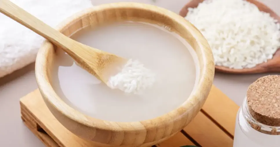 Uso da água de arroz na pele (Foto: Reprodução)