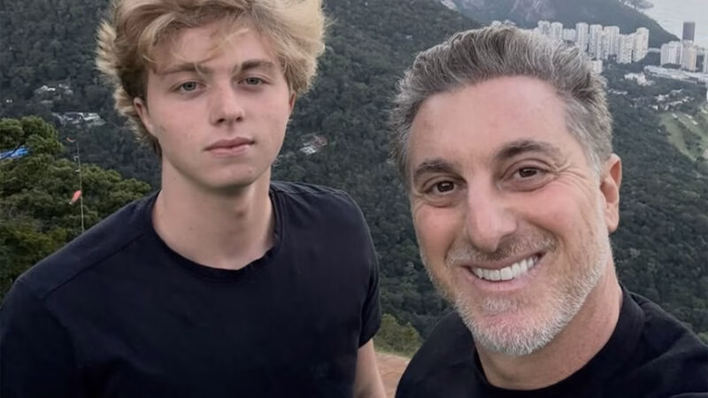 Luciano Huck ao lado do filho - Foto: Instagram 