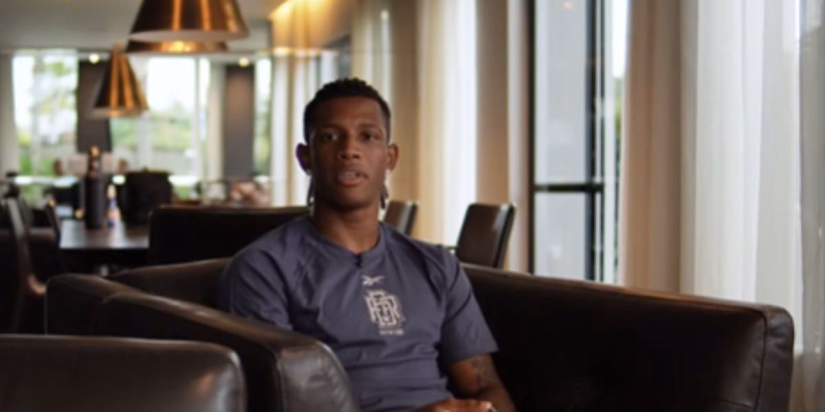 Danilo entrou no radar do Manchester United (Reprodução: Caze TV / Youtube)