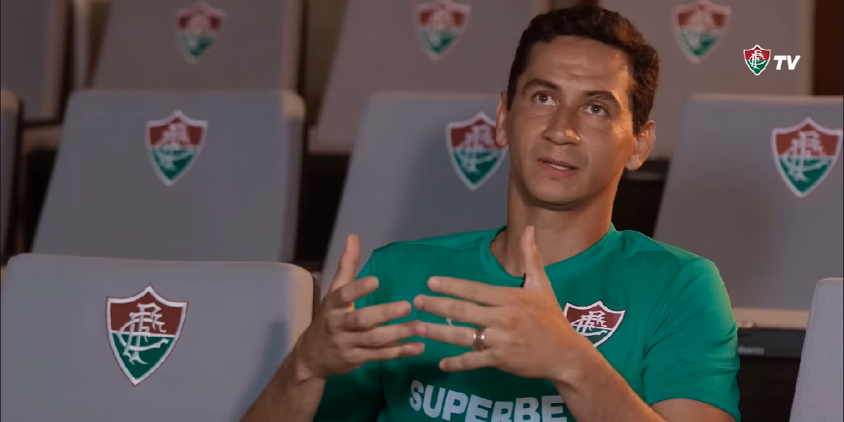 Ganso no clube carioca (Foto: Reprodução/ YouTube/ Fluminense TV) Ganso no clube carioca (Foto: Reprodução/ YouTube/ Fluminense TV)