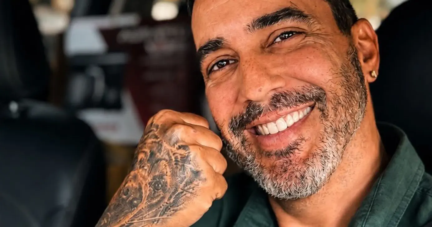 André Marques revela casamento secreto de 7 anos e luta contra o vício