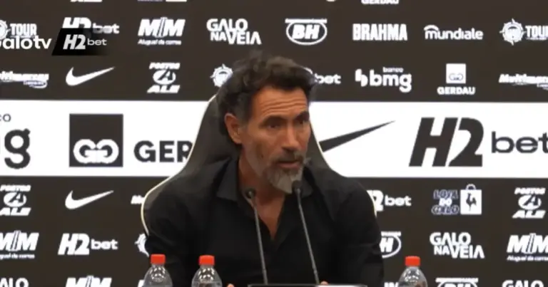 Atlético-MG comunica Eduardo Domínguez e abre negociações com atacante
