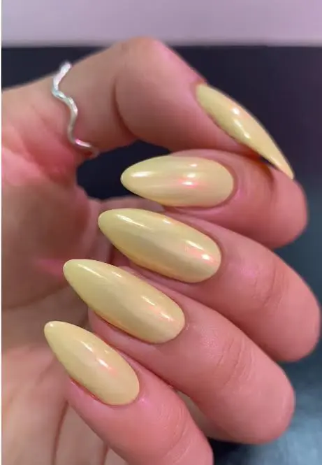 Esmalte Amarelo Manteiga (Foto TikTok//@marirbc_) Esmalte Amarelo Manteiga (Foto TikTok//@marirbc_)
