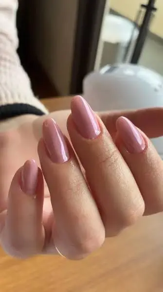 Esmalte Rosa Claro (Foto Instagram/@jessicaferreira_nail/@espaco_tatianebelo) Esmalte Rosa Claro (Foto Instagram/@jessicaferreira_nail/@espaco_tatianebelo)
