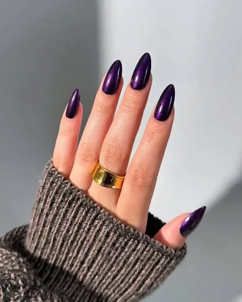 Esmalte Roxo Profundo (Foto Reprodução/@nailsbybrooke) Esmalte Roxo Profundo (Foto Reprodução/@nailsbybrooke)