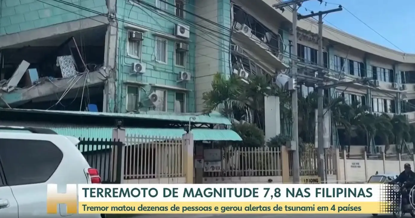 Roberto Kovalick dá notícia sobre terremoto nas Filipinas (Foto: Reprodução / Globo) Roberto Kovalick dá notícia sobre terremoto nas Filipinas (Foto: Reprodução / Globo)