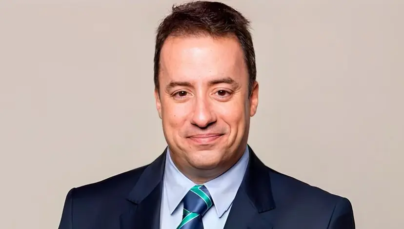 Narrador Maurício Torres construiu boa parte da carreira na Globo antes de se transferir para a Record (Foto: Reprodução / Record) Narrador Maurício Torres construiu boa parte da carreira na Globo antes de se transferir para a Record (Foto: Reprodução / Record)