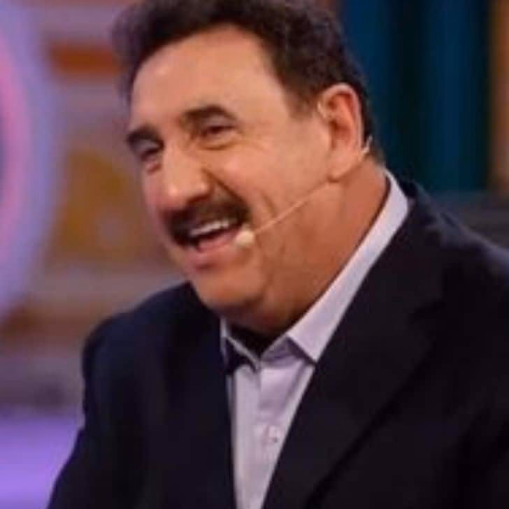Ratinho em seu programa e ao lado do neto (Fotos: Reproduções / SBT/ Instagram)