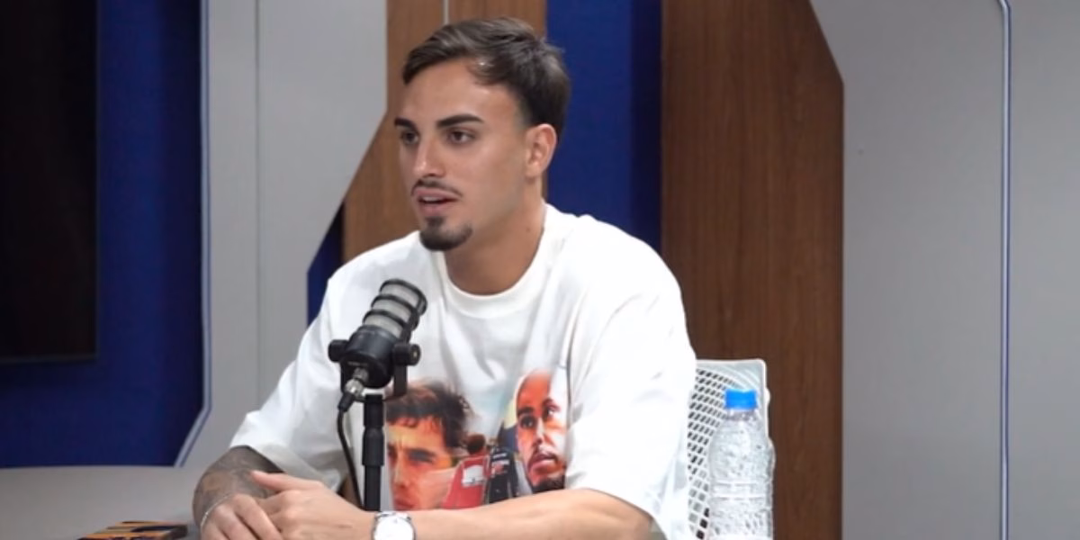 Matheus Donelli renovou com o Shabab Al Ahli (Reprodução: Casal Coringão / Youtube) Matheus Donelli renovou com o Shabab Al Ahli (Reprodução: Casal Coringão / Youtube)