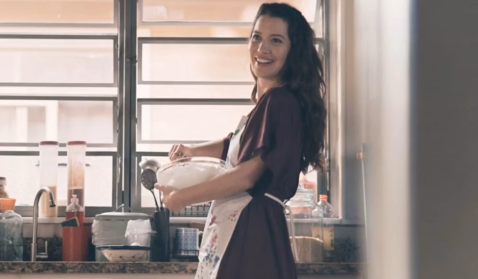 Francesca (Nathalia Dill) em flashback de Quem Ama Cuida (Foto: Reprodução / Globo)