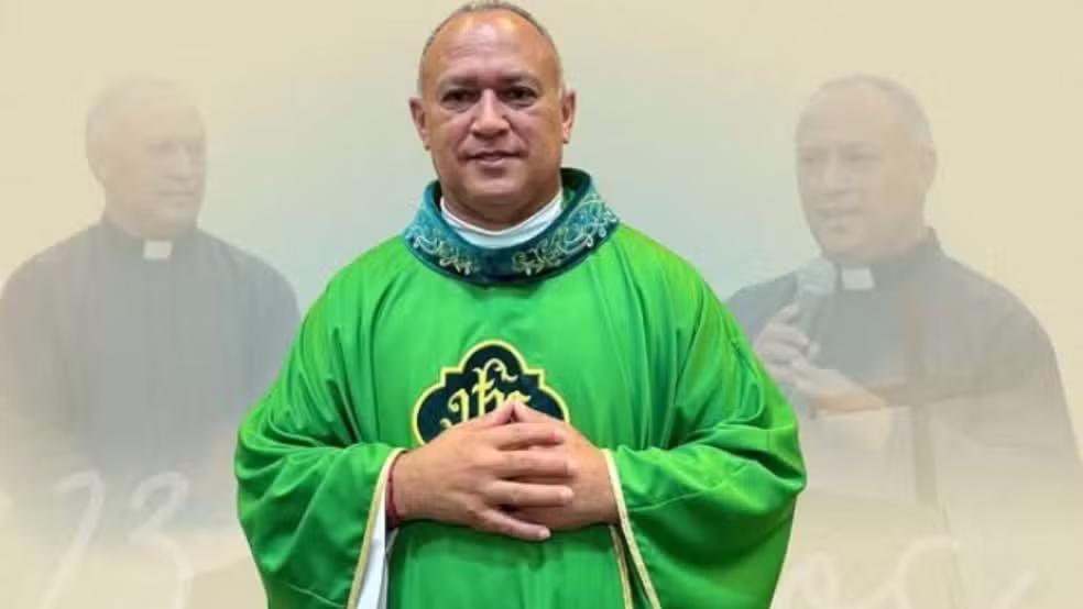 Morreu o Padre Sebastião Firmino - Foto Internet Morreu o Padre Sebastião Firmino - Foto Internet