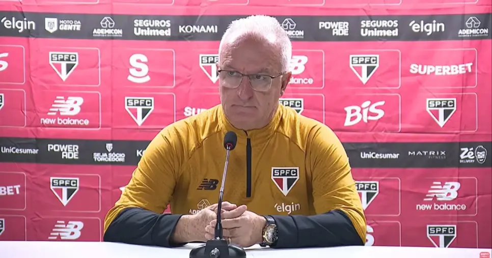 Dorival Jr prepara mudança no São Paulo (Foto: Reprodução/YouTube/ESPN Brasil) Dorival Jr prepara mudança no São Paulo (Foto: Reprodução/YouTube/ESPN Brasil)