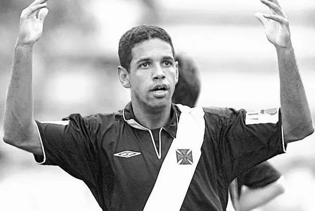 Morre Henrique, ex-zagueiro campeão pelo Vasco (Foto: Reprodução/ Internet) Morre Henrique, ex-zagueiro campeão pelo Vasco (Foto: Reprodução/ Internet)
