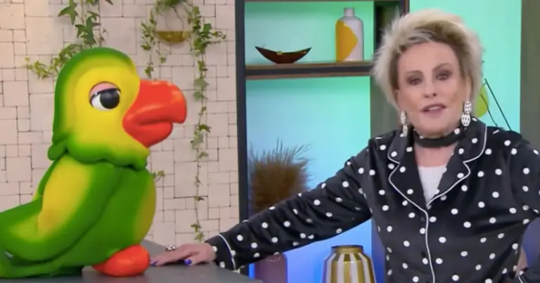 Ana Maria aparece de pijama no Mais Você e Louro Mané não perdoa: “Que coisa é essa?” Ana Maria aparece de pijama no Mais Você e Louro Mané não perdoa: “Que coisa é essa?”