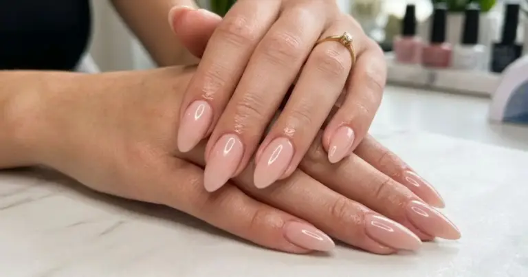 Segredo das manicures: técnica caseira promete unhas longas, resistentes e com acabamento impecável Segredo das manicures: técnica caseira promete unhas longas, resistentes e com acabamento impecável