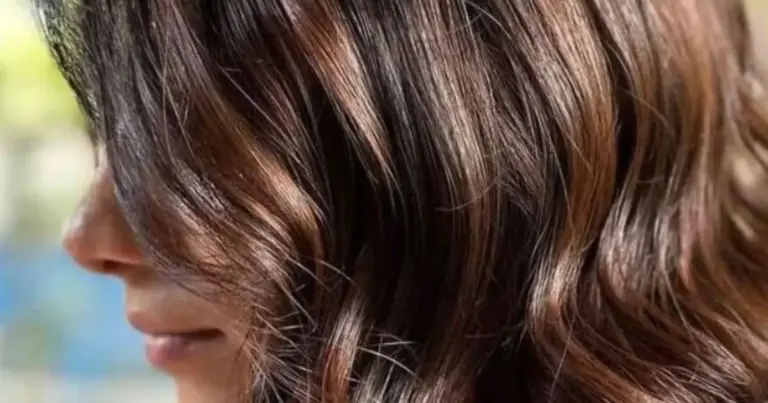 Evite fazer isso: Esses 5 erros acabam com o brilho do seu cabelo Evite fazer isso: Esses 5 erros acabam com o brilho do seu cabelo