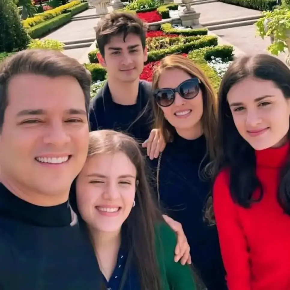Celso Portiolli com a esposa e os filhos (Foto: Reprodução/ Instagram) Celso Portiolli com a esposa e os filhos (Foto: Reprodução/ Instagram)