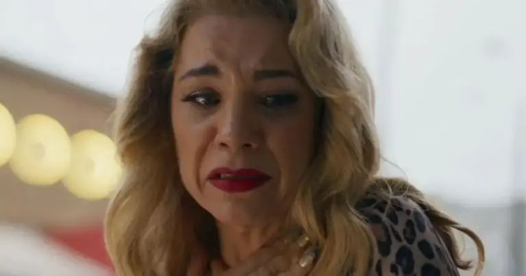 Pilar vai à falência em Quem Ama Cuida? Vilã se desespera com possível perda da herança Pilar vai à falência em Quem Ama Cuida? Vilã se desespera com possível perda da herança