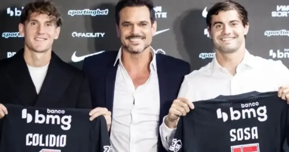 Colidio e Sosa ao lado de Admar Lopes durante a apresentação dos argentinos no Vasco (Foto: Matheus Lima/Vasco) Colidio e Sosa ao lado de Admar Lopes durante a apresentação dos argentinos no Vasco (Foto: Matheus Lima/Vasco)