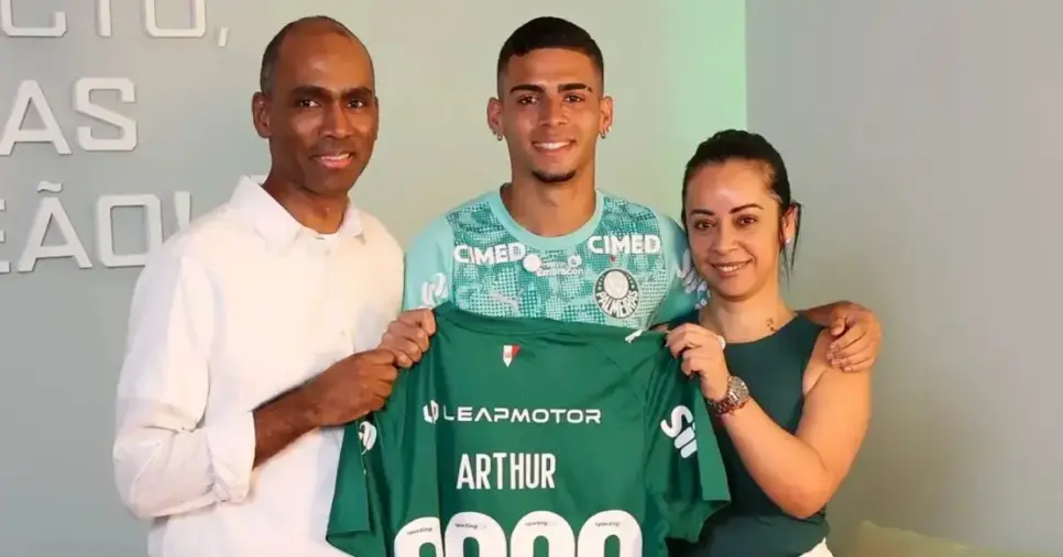 Palmeiras renova contrato com Arthur até 2030 (Foto: Reprodução) Palmeiras renova contrato com Arthur até 2030 (Foto: Reprodução)