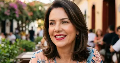 Batom, base e blush: Como rejuvenescer a pele madura sem craquelar