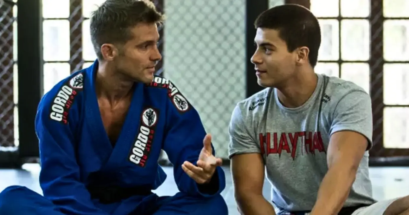 Astro de Malhação ganha a vida dando aulas (Foto Reprodução/Globo)