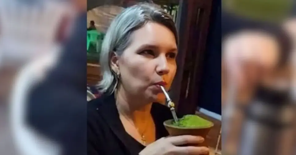 Elize Matsunaga bebendo chimarrão em um clique divulgado nas redes sociais (Foto Reprodução/Instagram) Elize Matsunaga bebendo chimarrão em um clique divulgado nas redes sociais (Foto Reprodução/Instagram)