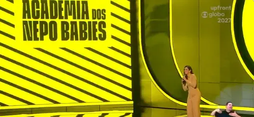 Ticiane Pinheiro apresentando o reality. (Reprodução / Youtube)