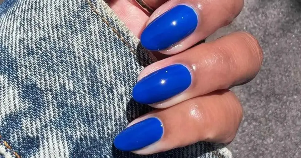Esmalte azul (Foto: Reprodução) Esmalte azul (Foto: Reprodução)